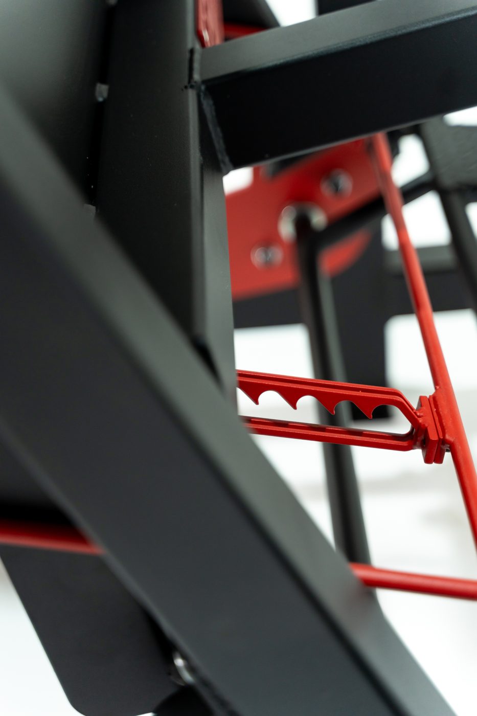 Adjustable foot plate angle mechanism